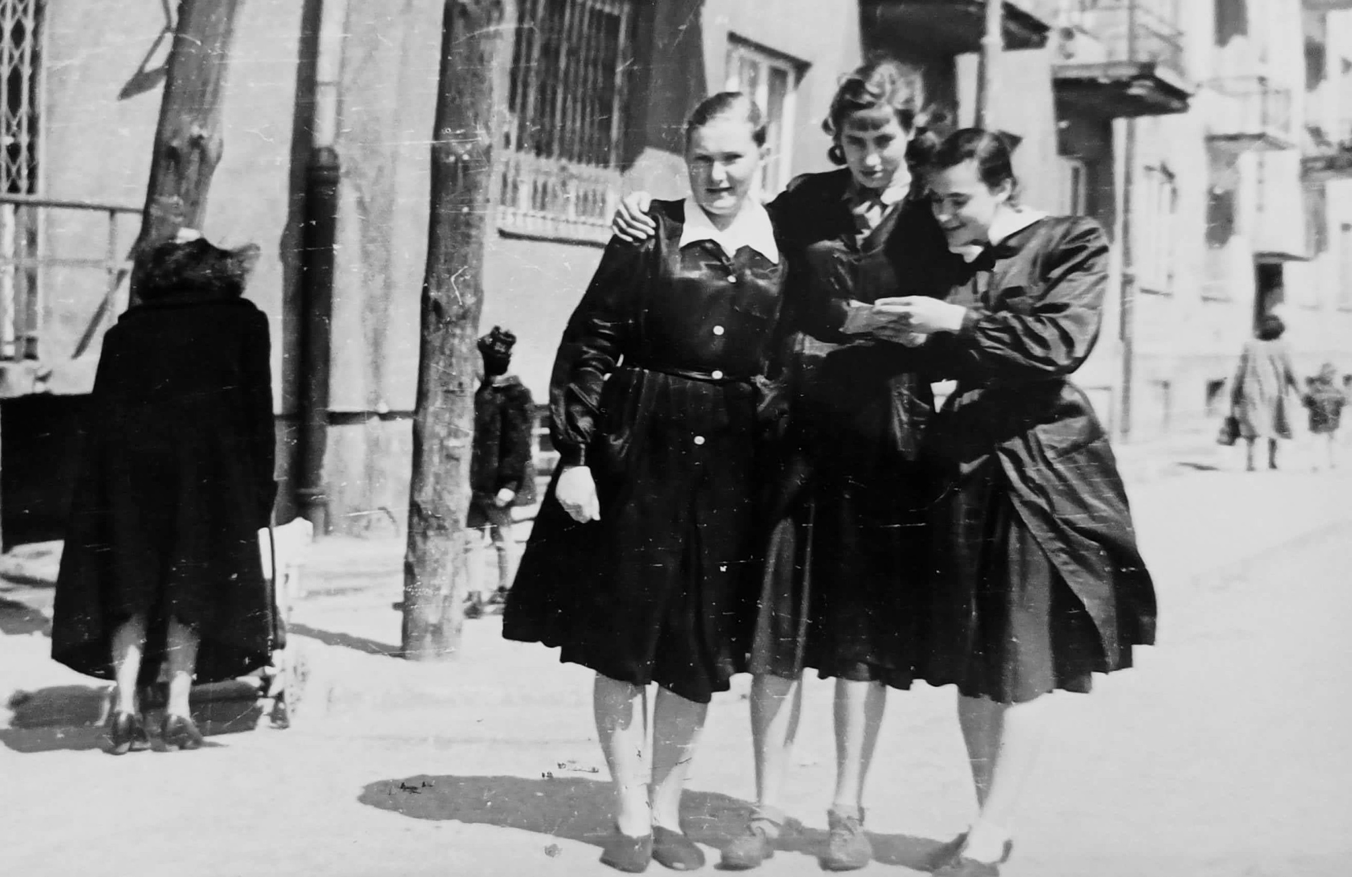 Przy Liceum na Barcickiej Przy Liceum na Barcickiej